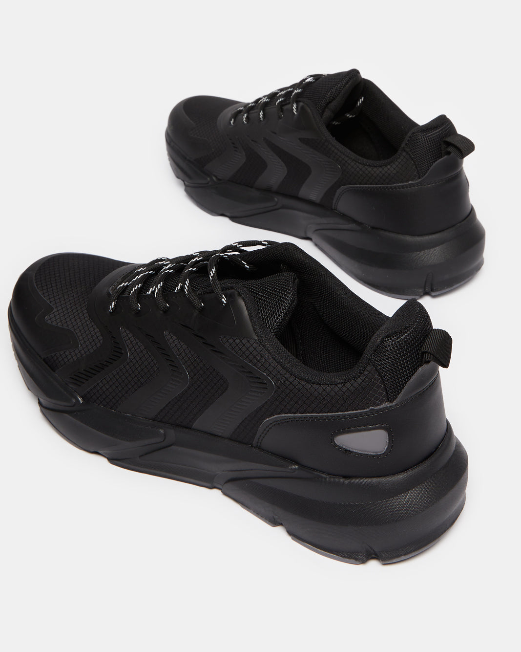 Men Black Material Block Trainer
