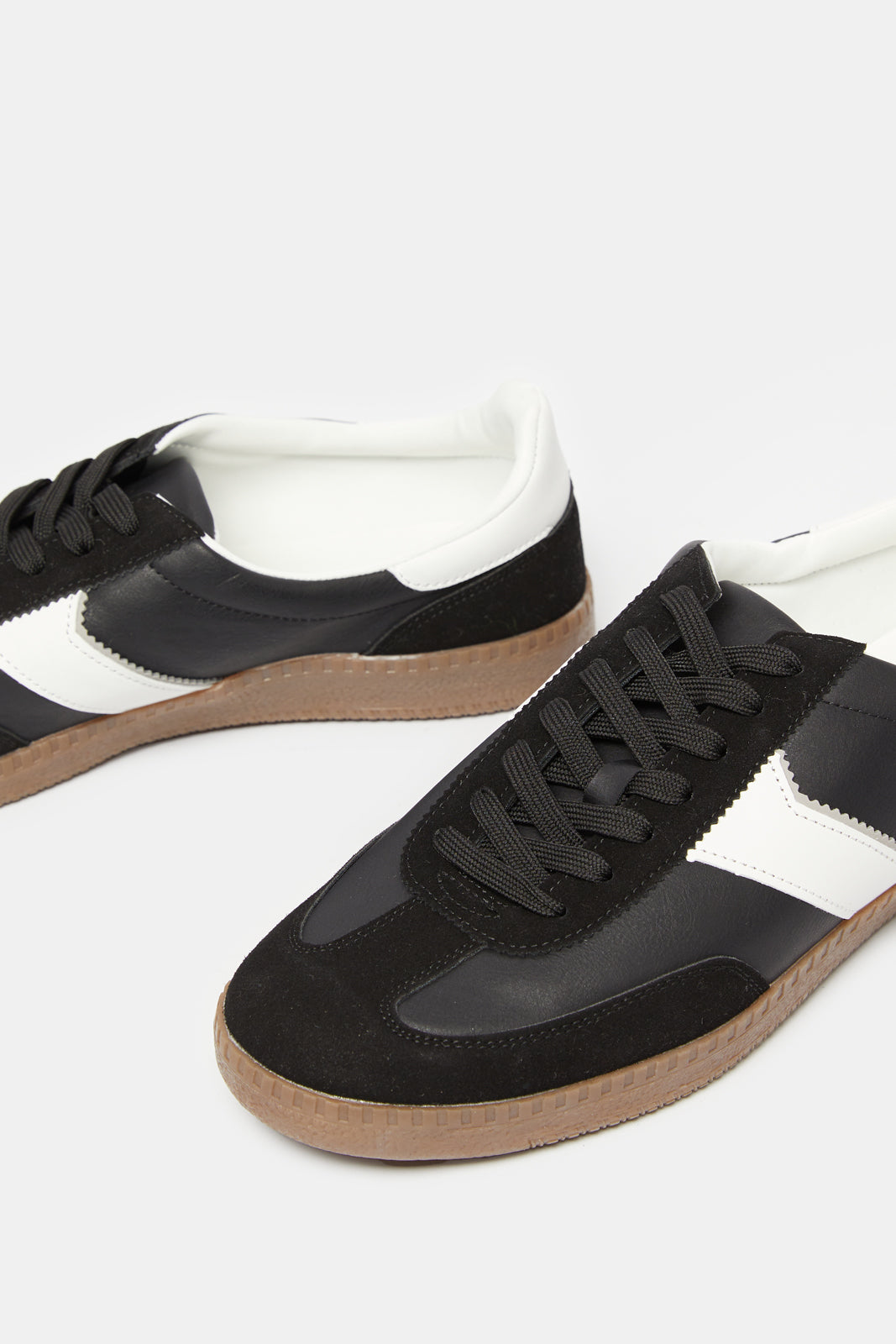 Men Black Material Block Sneakers