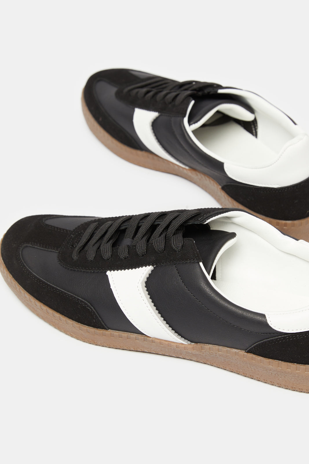 Men Black Material Block Sneakers