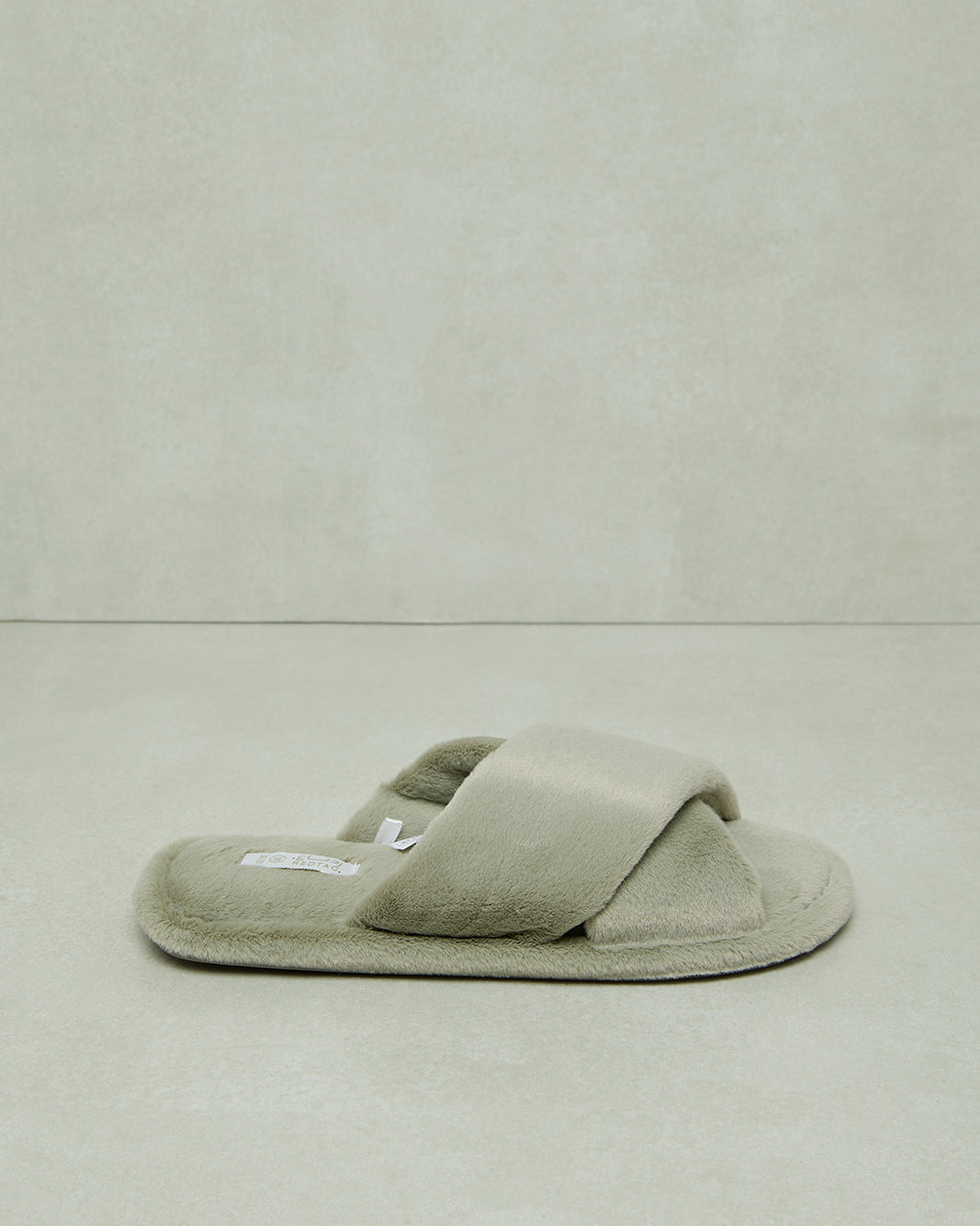 Women Green Crisscross Slipper