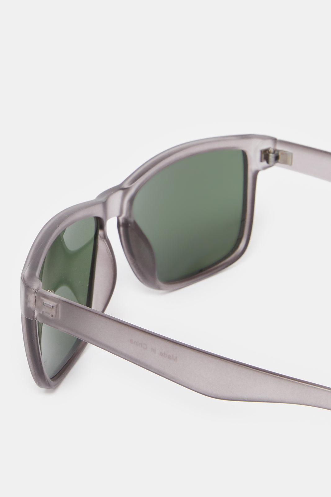 Men Grey Wayfarer Sunglasses