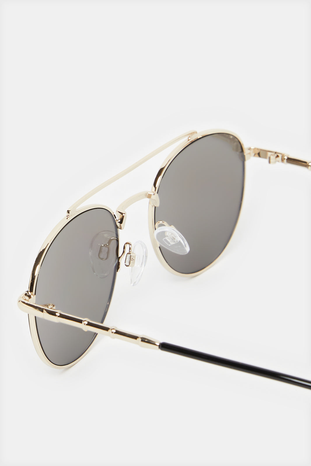 Men Black And Gold Round Sunglasses