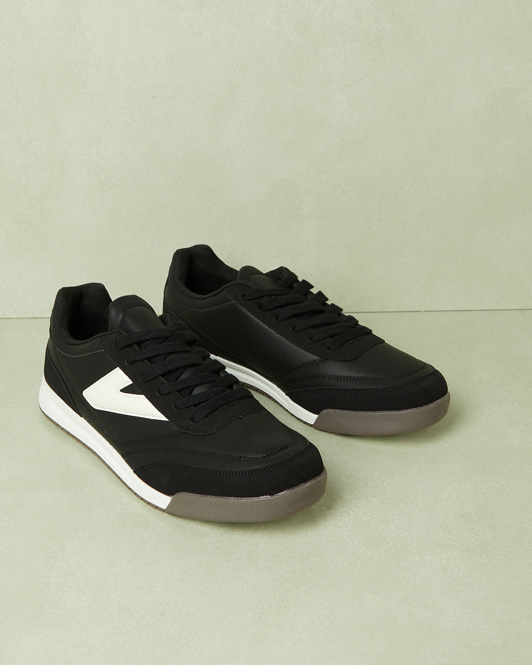 Men Black Color Block Trainers