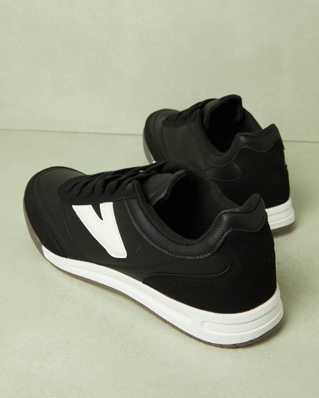 Men Black Color Block Trainers