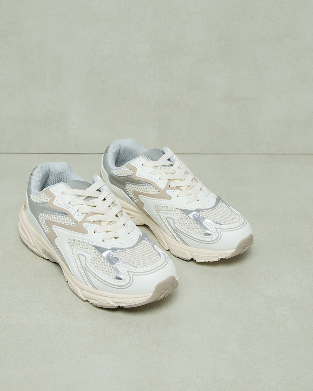 Women White Material Block Lace-Up Shoes
