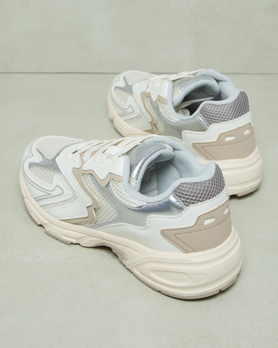 Women White Material Block Lace-Up Shoes