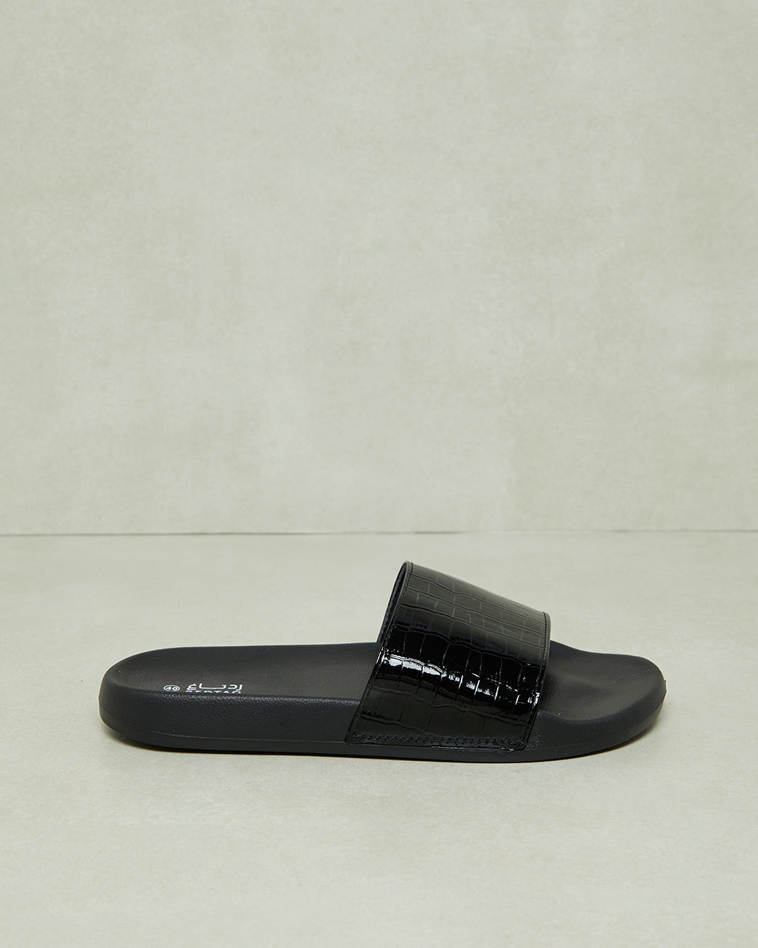 Women Black Textured Slide
