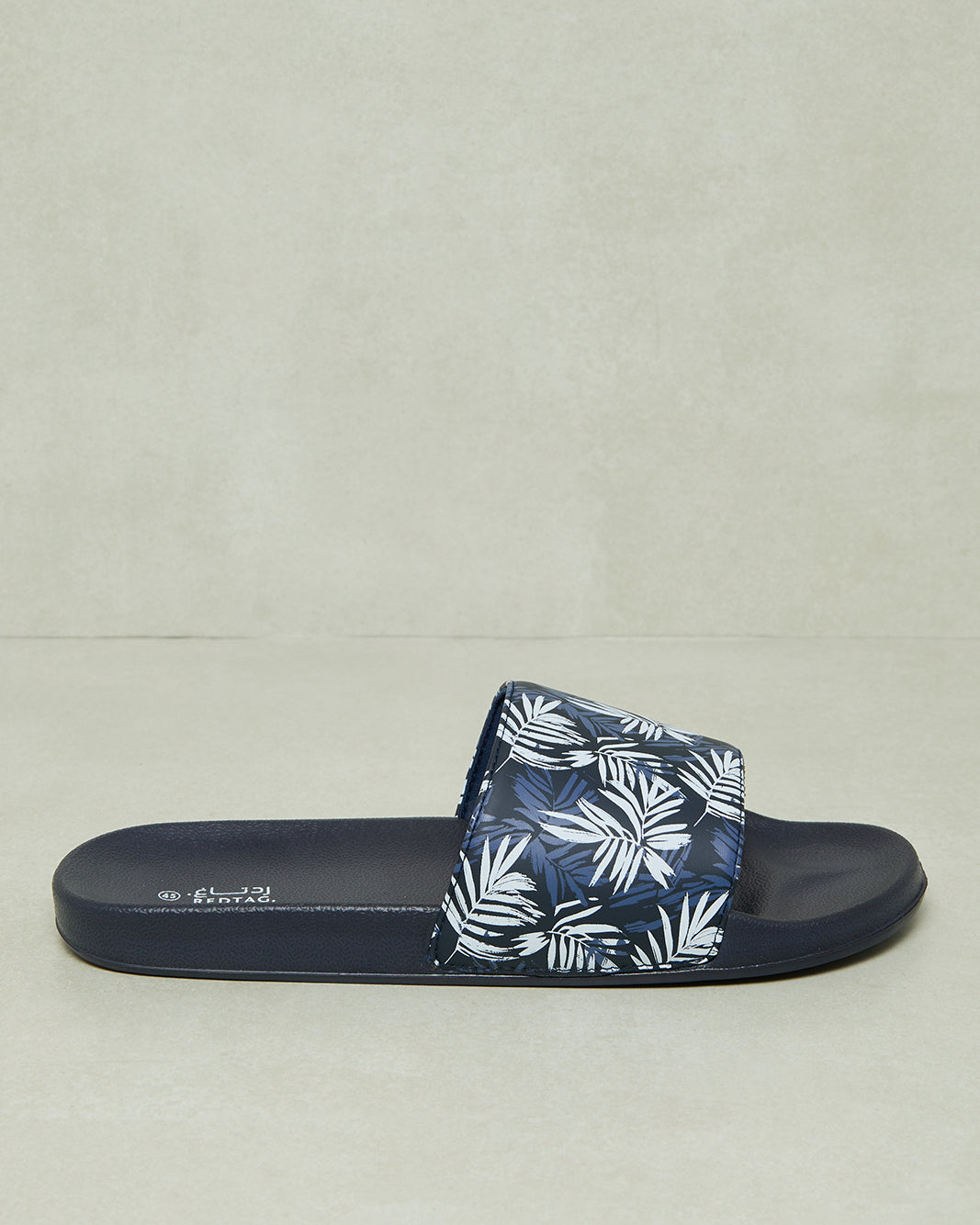 Men Blue Printed Slide