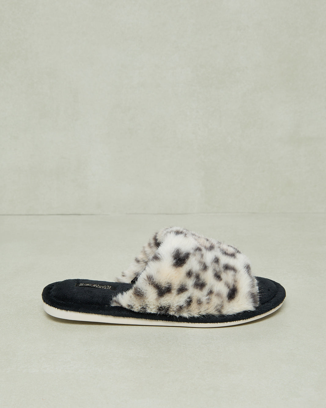 Women Beige Leopard Print Slipper